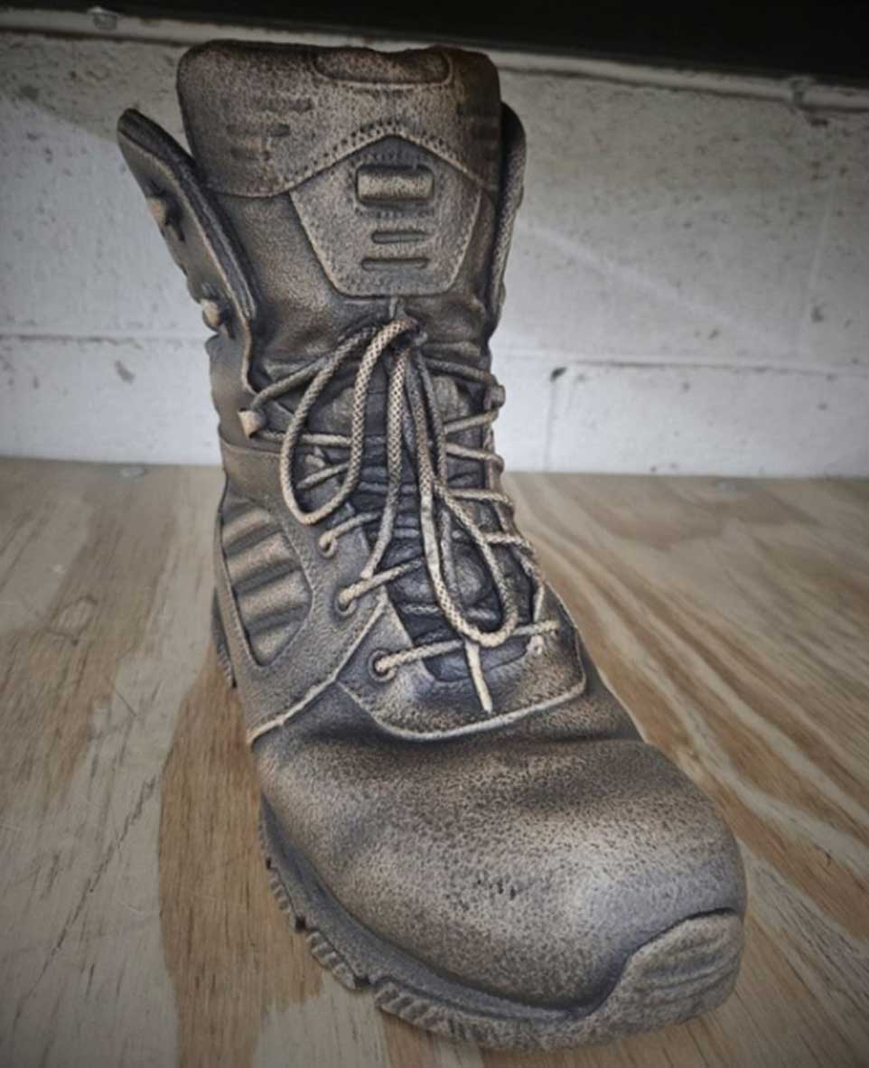 3d life like bronze boot statue